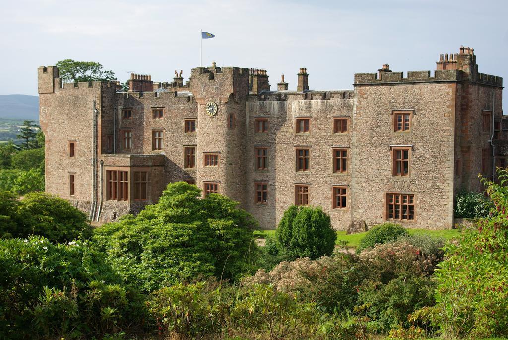 Muncaster Castle Coachman'S Quarters Bed & Breakfast Ravenglass Dış mekan fotoğraf